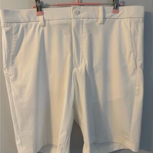 137M Callaway men’s  White Flat Front golf Shorts